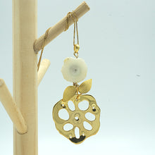 Load image into Gallery viewer, Lotus Root Quartz Pendant