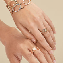 Load image into Gallery viewer, HoneyComb Bold Ring