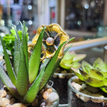 Load image into Gallery viewer, Dual Lotus Flower Brooch