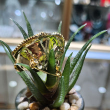 Load image into Gallery viewer, Dual Lotus Flower Brooch